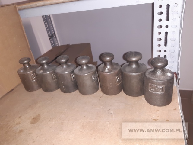 Wyposażenie i sprzęt kuchenny - pakiet zawierający 16 poz. asort. (wg oddzielnego wykazu), w tym m.in.: krajalnica pieczywa, schładzarka szokowa, pakowarka próżniowa itp. 